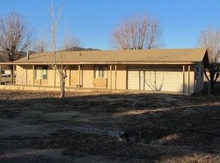 18584 S Anna Smith Rd, Peeples Valley, AZ 86332