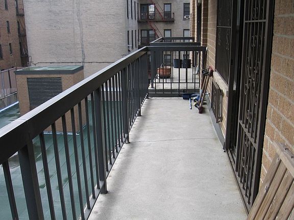 5th image of 14720 35th Ave APT 3G