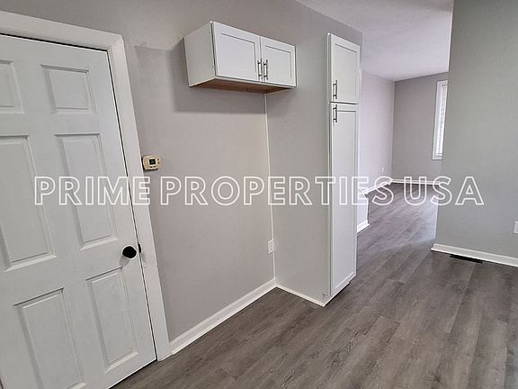 3rd image of 326 Washington St