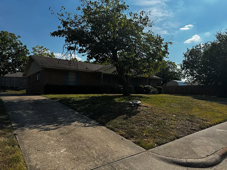 428 Kathy Dr — Photo 2