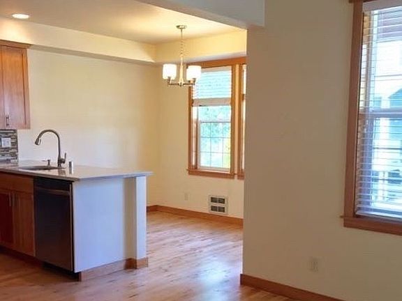 4th image of 758 Daylily Ln