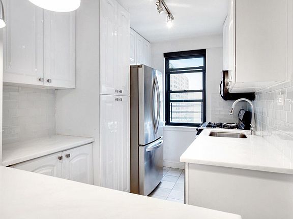 2nd image of 301 E 63rd St APT 6F