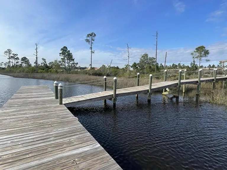 1007 Bayside St — Photo 24