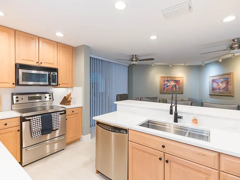 2020 W Dekle Ave #C — Photo 19