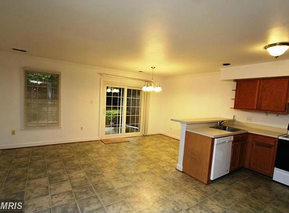 4th image of 104 Huckleberry Dr