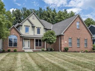 8214 Meadowmoore Blvd NW, Pickerington, OH 43147