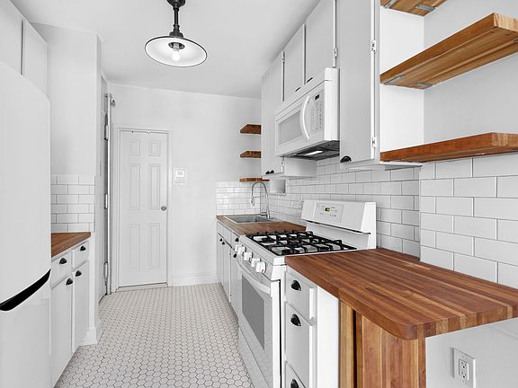 2nd image of 268 E 4th St APT 3C