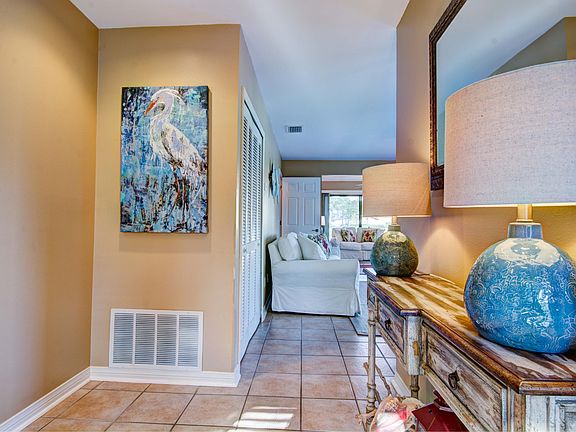 5th image of 171 Cove Dr S