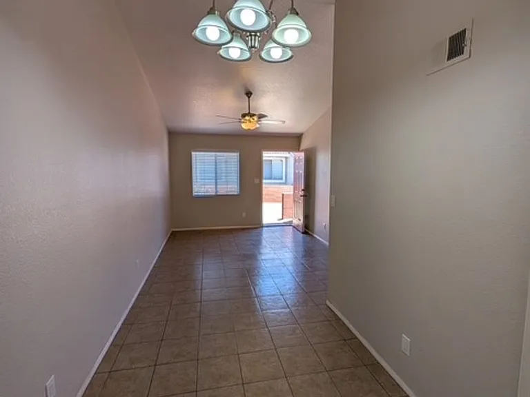 Lindsay Villas Townhomes — Photo 14
