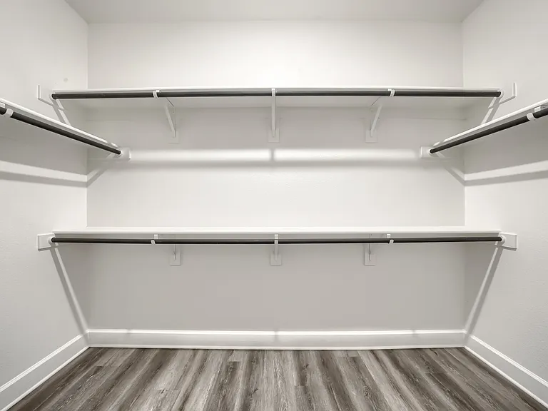 909 Emerson Dr — Photo 11
