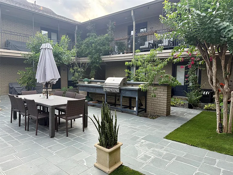 1410 Hyde Park Blvd #105 — Photo 31