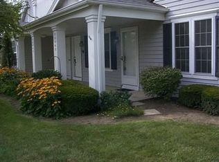 23362 Grist Mill Ct #16-1, Olmsted Falls, OH 44138