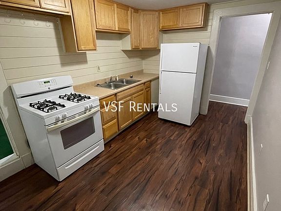 3rd image of 118 1/2 W Water St APT 5