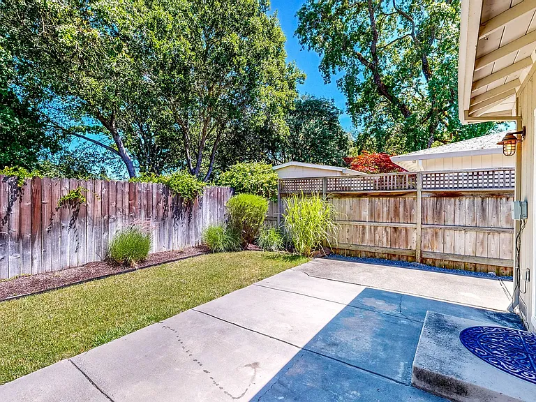 2146 Rivera Dr — Photo 52