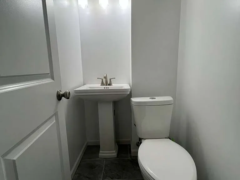 11215 Langton Ave — Photo 18