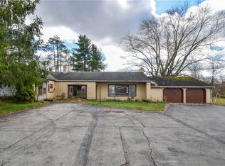 4055 Center Rd, Youngstown, OH 44514