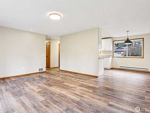 5th image of 35804 52nd Avenue S