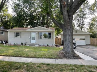 169 N Edgemont St, Belleville, MI 48111