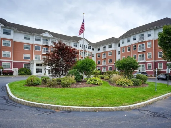 250 Main St Unit 304, Hudson, MA 01749