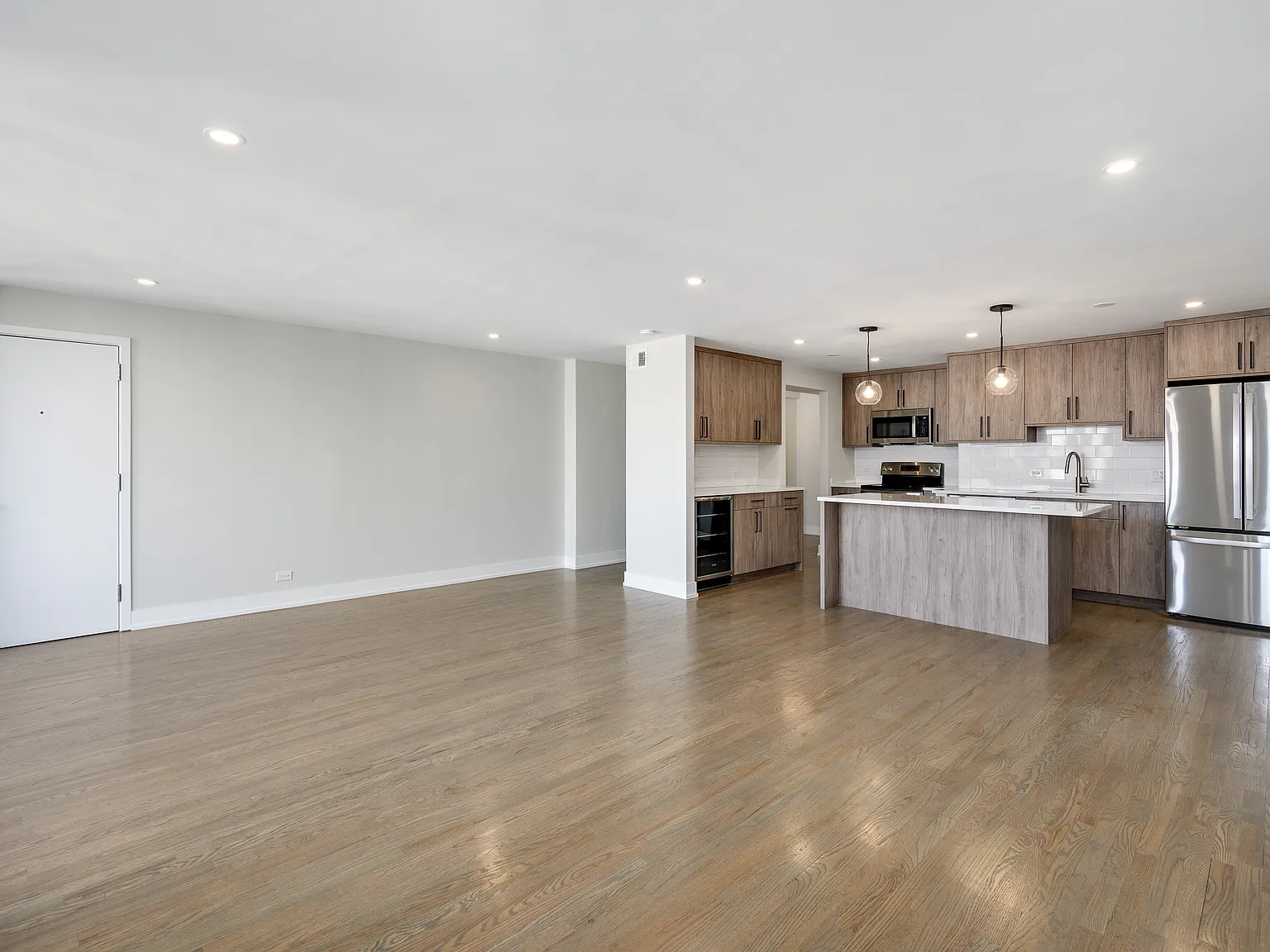 227 E Walton — Photo 3