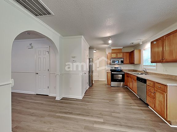 4th image of 1302 River Rock Dr