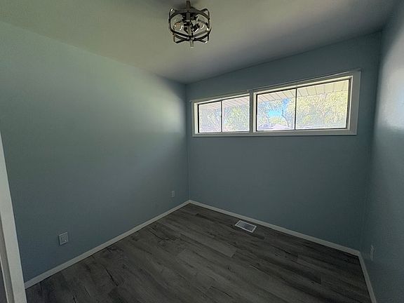 3rd image of 2456 E Devonshire Rd
