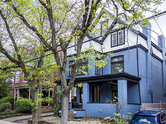 2nd image of 5820 Howe St