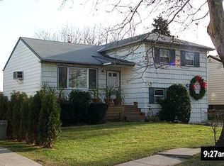 5 Soloff Blvd, Inwood, NY 11096
