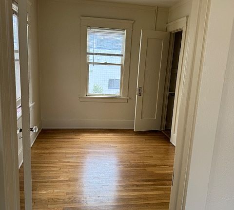 3rd image of 390 Newport Ave #394