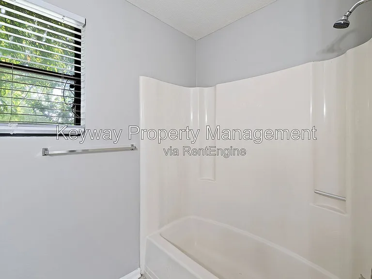 1925 1/2 Wrightsboro Rd #B — Photo 11