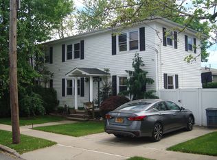 30 Ray St, Staten Island, NY 10312