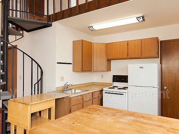 4th image of 922 NW 50th St Unit 6