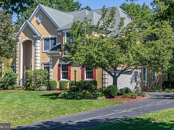 4th image of 7 Firestone Ct