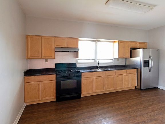 2nd image of 7535 W 58th Pl