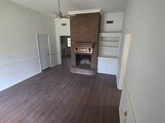 2nd image of 288 Planters Grv