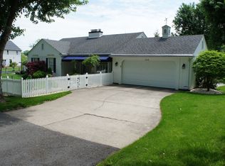 206 Central Ave, Rostraver Township, PA 15012