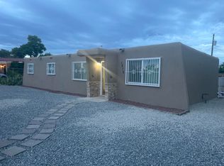 1812 Corte Eduardo St SW, Albuquerque, NM 87105