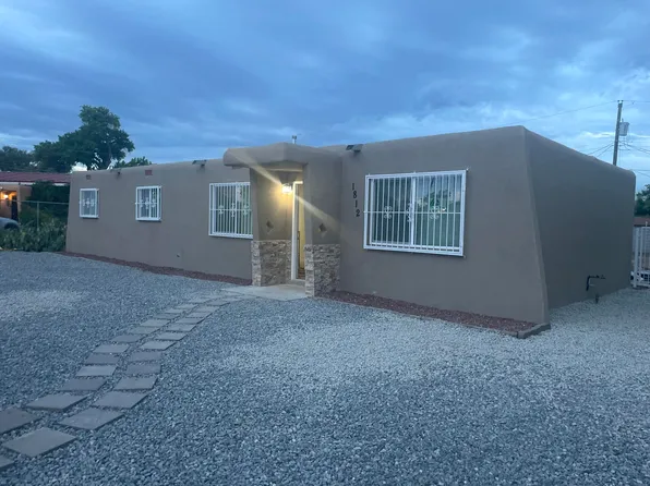 1812 Corte Eduardo St SW, Albuquerque, NM 87105