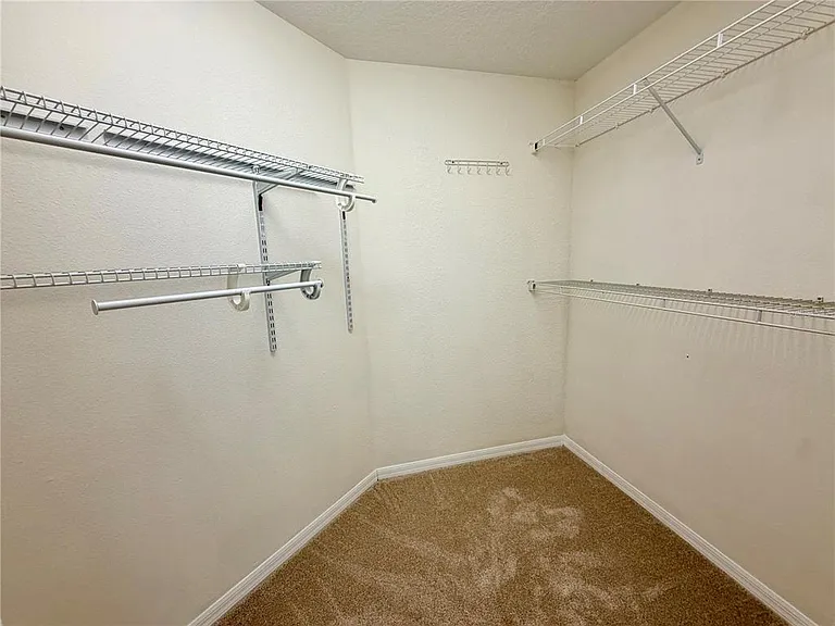 7838 Carriage Pointe Dr — Photo 23