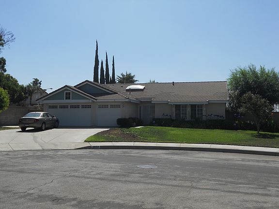 3rd image of 3653 N Ponderosa Ave