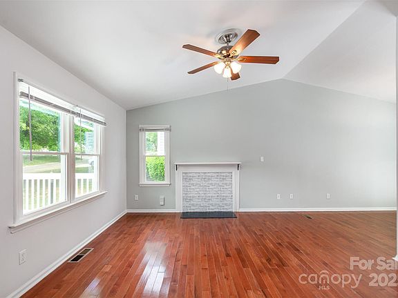 4th image of 8220 Chrisbry Ln