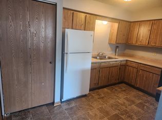 150 5th St S APT 2, Winsted, MN 55395