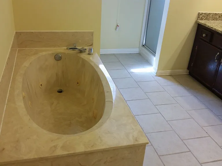 8 Saint Ives Ct — Photo 5