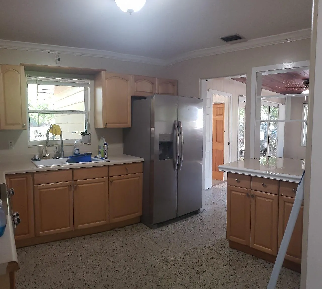 2 bed, 975 sqft, $2,100 — Photo 4