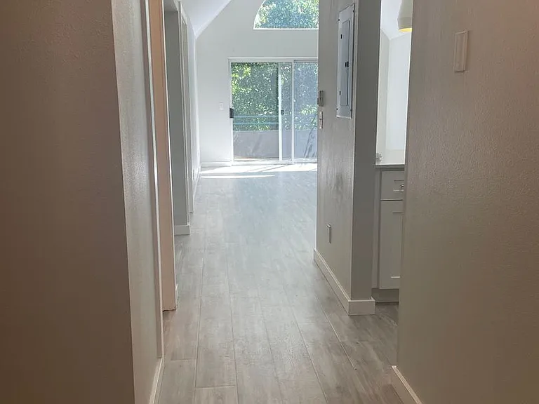 View On California - Spacious with Modern Updates, fireplace (select units) & private balcony | P... — Photo 36