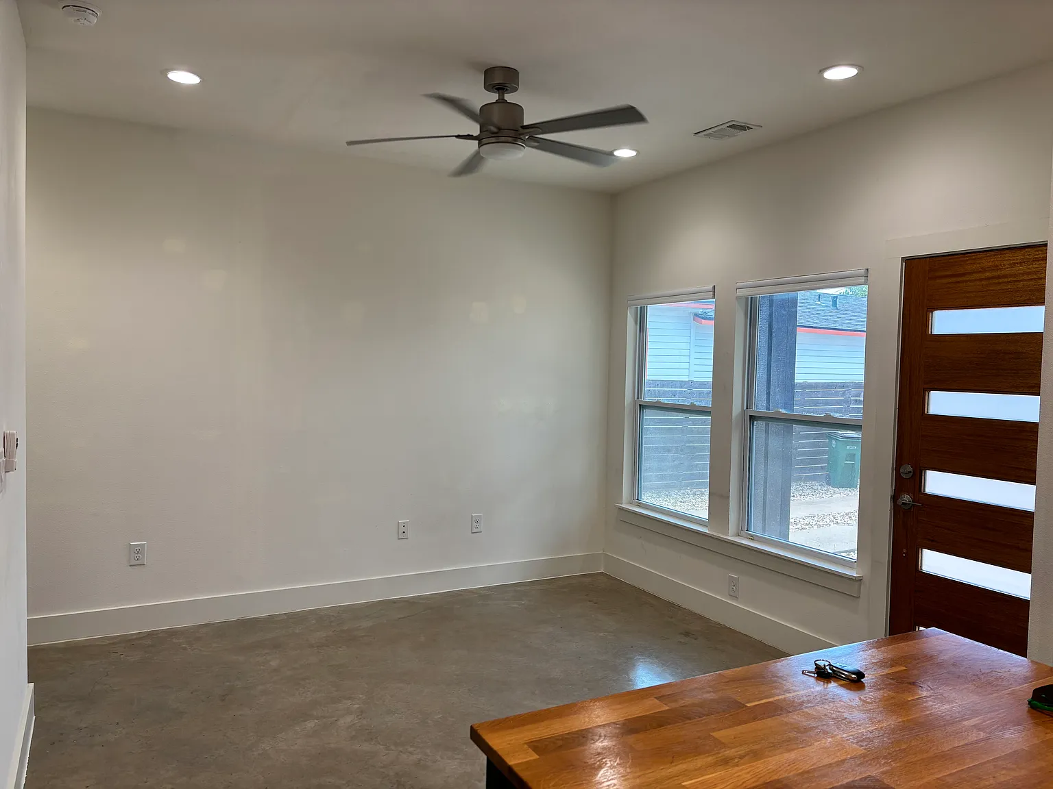 1003 Linden St — Photo 2