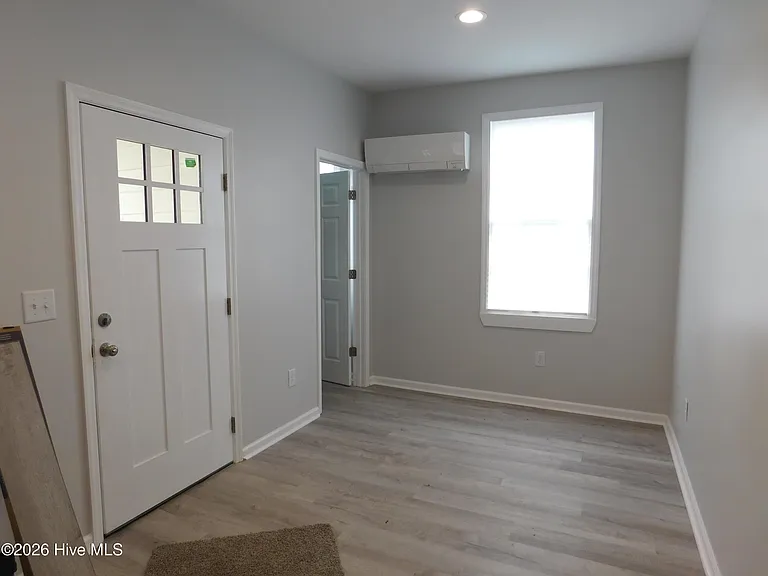 706 E Front St #A — Photo 10