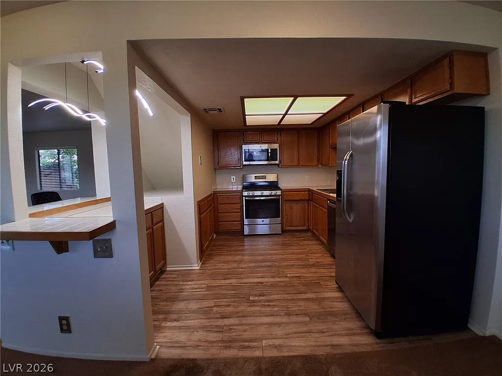 3 bed, 2.5 bath, 1622 sqft, $2,301 — Photo 4