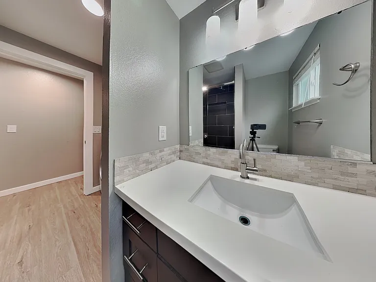 1105 S Woodlawn St #2 — Photo 30