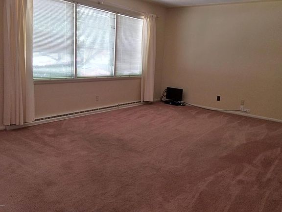 3rd image of 14735 Lakeshore Dr